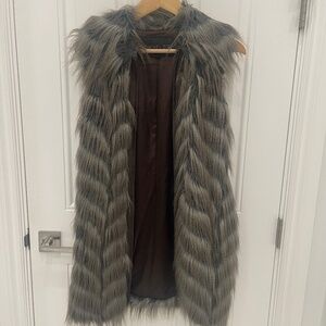 Rachel Zoe  Faux FUR VEST.  Size 4. Like NEW